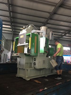 Máquina de moldeo por inyección de plástico estándar vertical para toma de corriente eléctrica