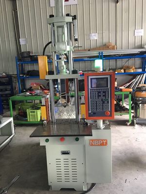1.6T PT-450D Máquina de inyección de plástico de mesa deslizante vertical