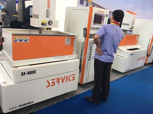 Máquina de moldeado por inyección vertical Vertical Injection Molding Machine